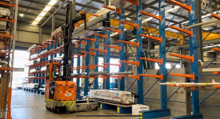 Crafting the Perfect Warehouse Job Description, Key Roles and Responsibilities